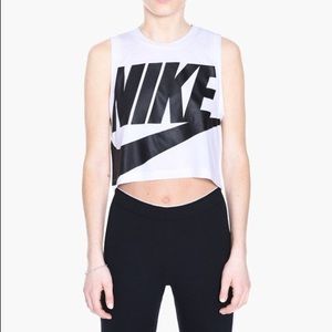 ✔️NIKE✔️Essential Cropped Tank